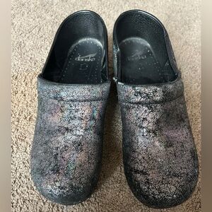 Dansko Women’s Iridescent Crackle Clogs